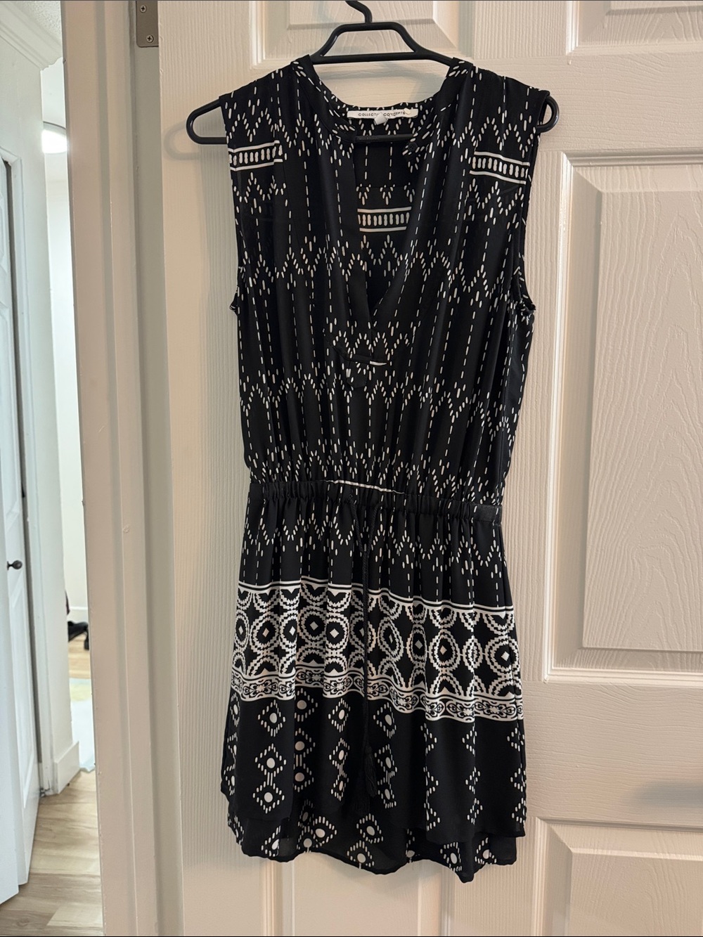 Collective Concepts Black & White Sleeveless Patterned Dress